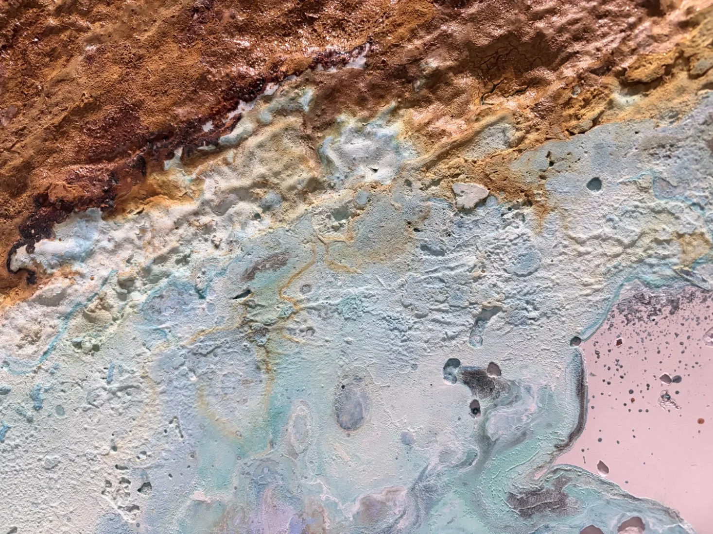 Óxido de hierro — detalle de materialidad